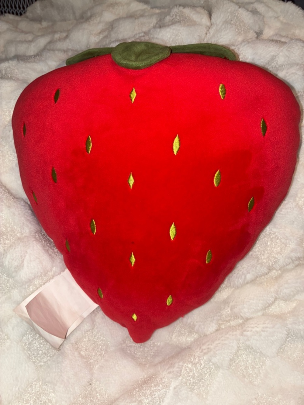 🟣Plush Red Strawberry Decorative Pillow with Green Leaf Accent